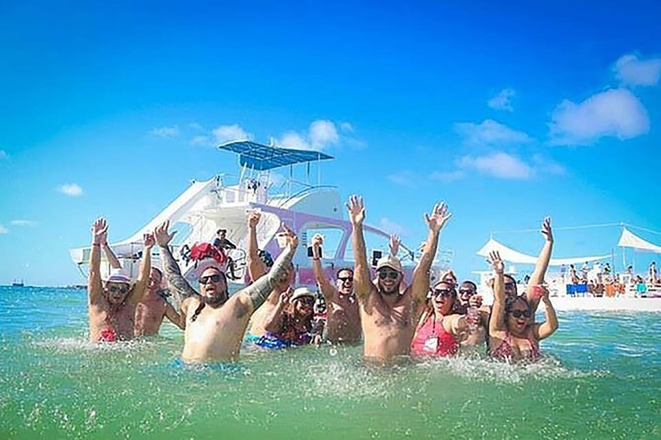 Punta Cana: Boat Party + Unlimited Drink - Image 9
